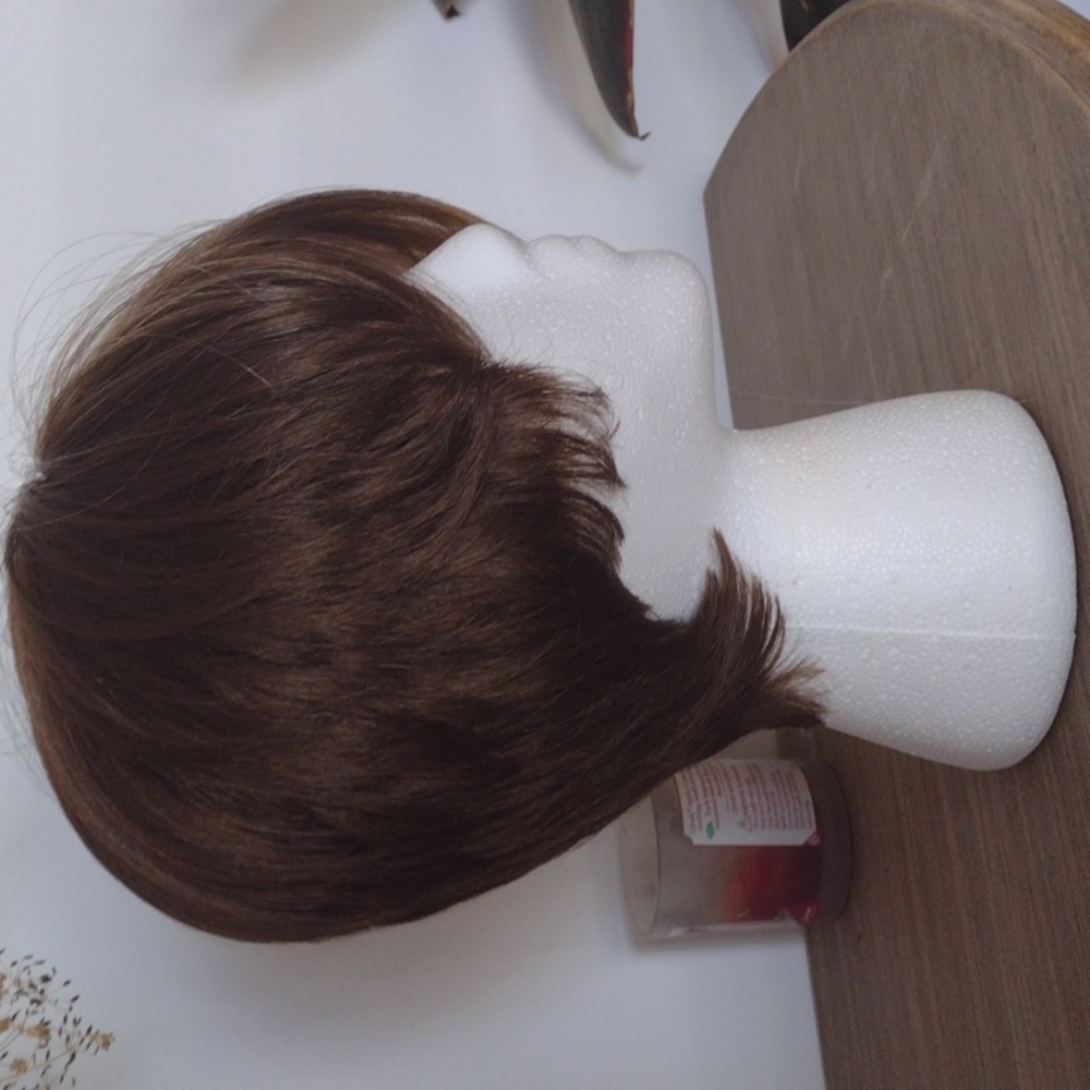Wig - Picture 3 of 4
